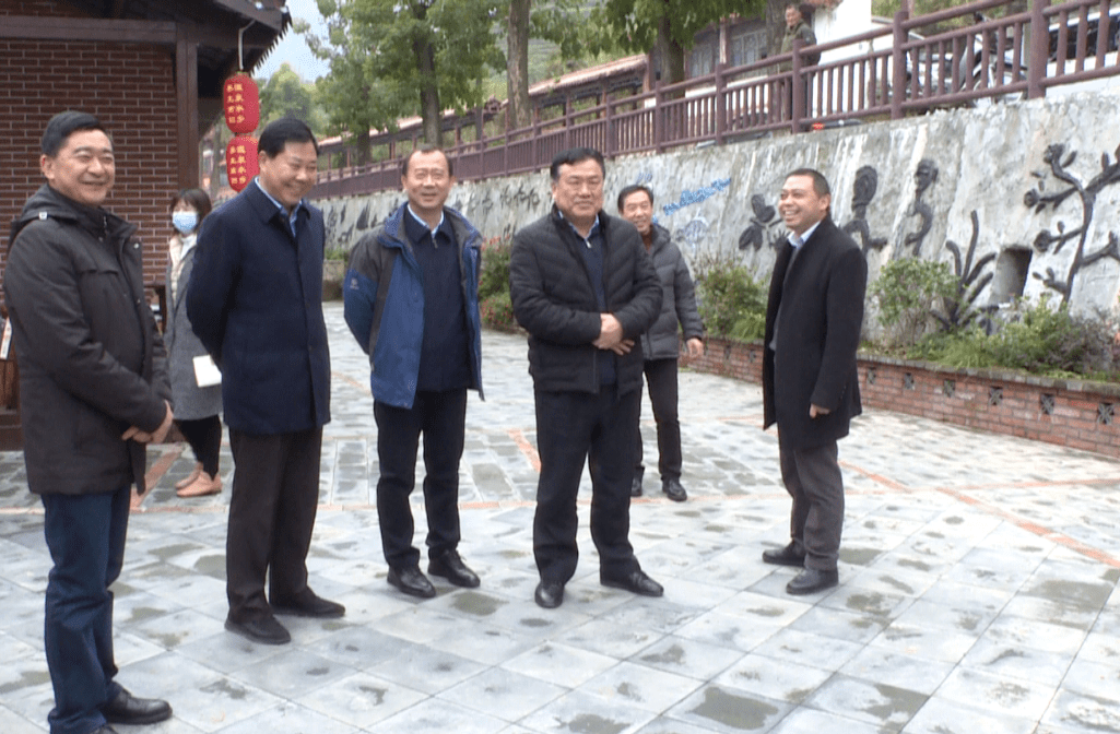 在南阳镇白竹村,一线天水利博物馆,古夫镇深渡河村,袁卫东边走边看