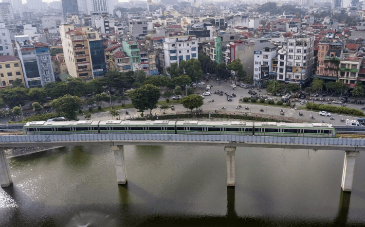 越南河内轻轨吉灵河东线投入试运行