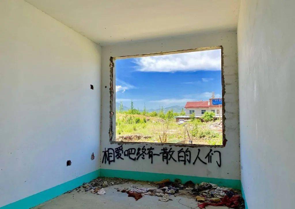 洗澡间里没温度猜一成语_成语故事图片