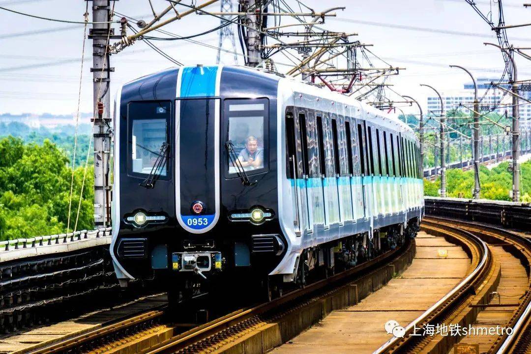 06 09a03型车辆上线运营 该车型也是上海地铁第4000辆列车