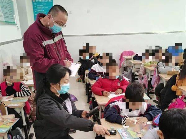教室人均面积_人均耕地面积图(2)