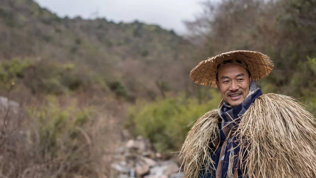 进行了背二哥重走古道的拍摄  我们借助了抖音,今日头条,微信公众