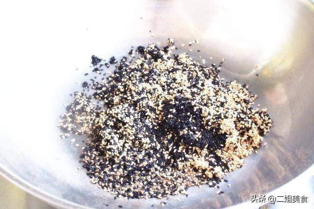 黑芝麻怎么炒比较香 aa1463c00ba24551b17c81fc8994ae22.jpeg