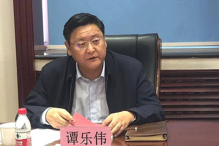 香坊区委书记谭乐伟带队深入幸福镇调研指导村(社区)党组织换届选举