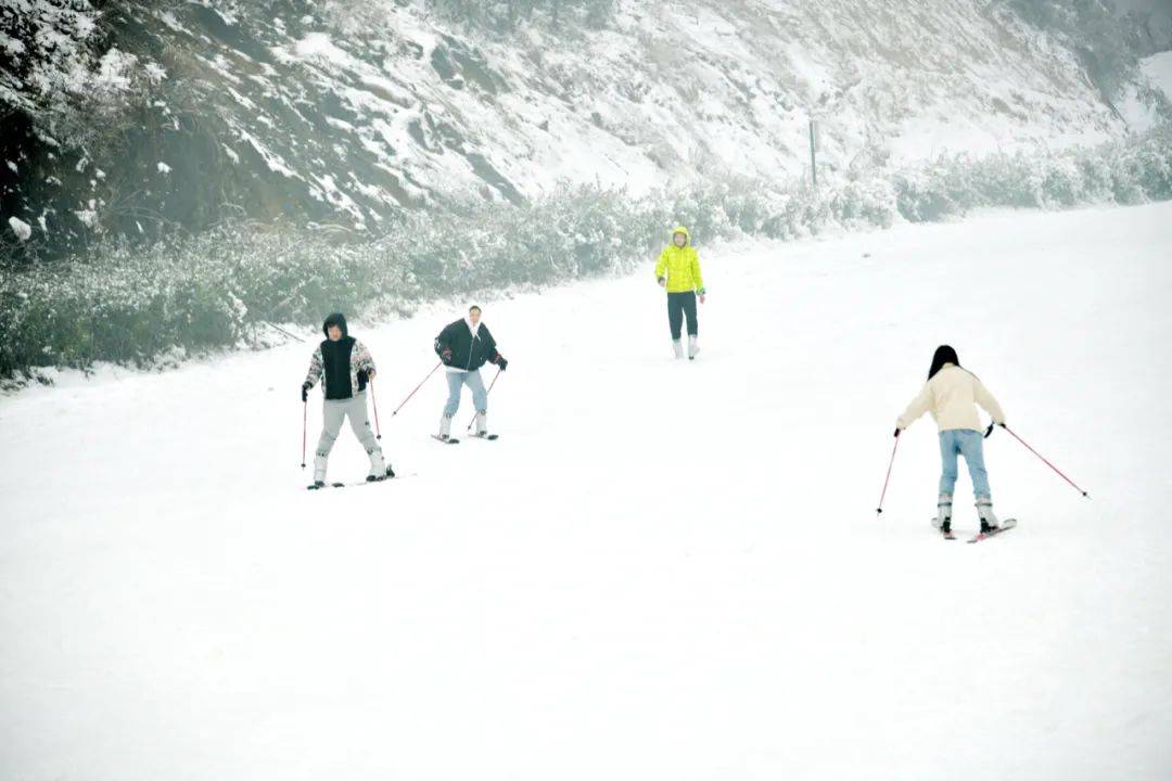 20分钟直达武义千丈岩滑雪场,走~玩雪去!