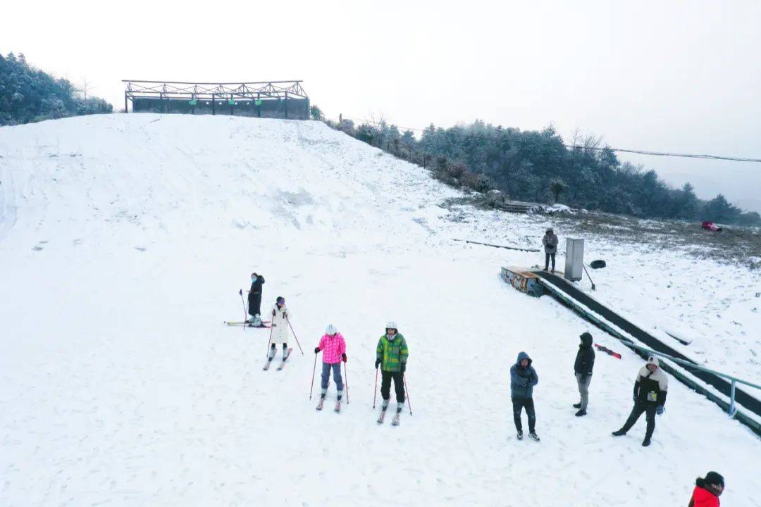 20分钟直达武义千丈岩滑雪场,走~玩雪去!