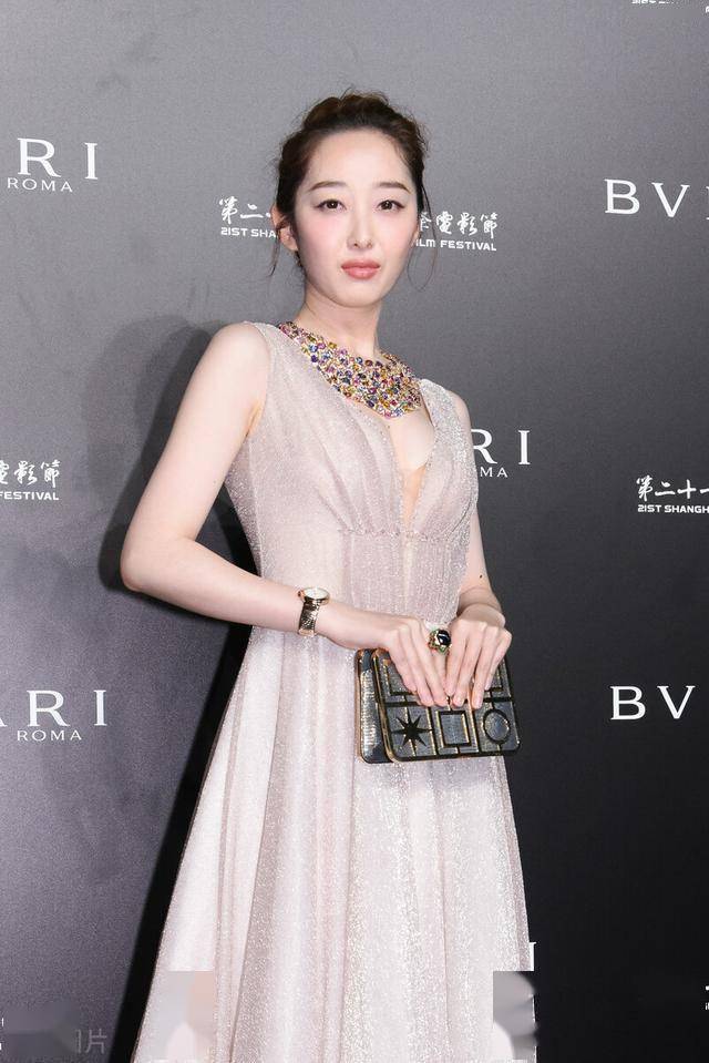 蒋梦婕亮相活动,漂亮极了 她更加迷人