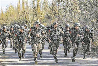 武警新疆总队某机动支队特战一中队英雄的部队英勇的兵