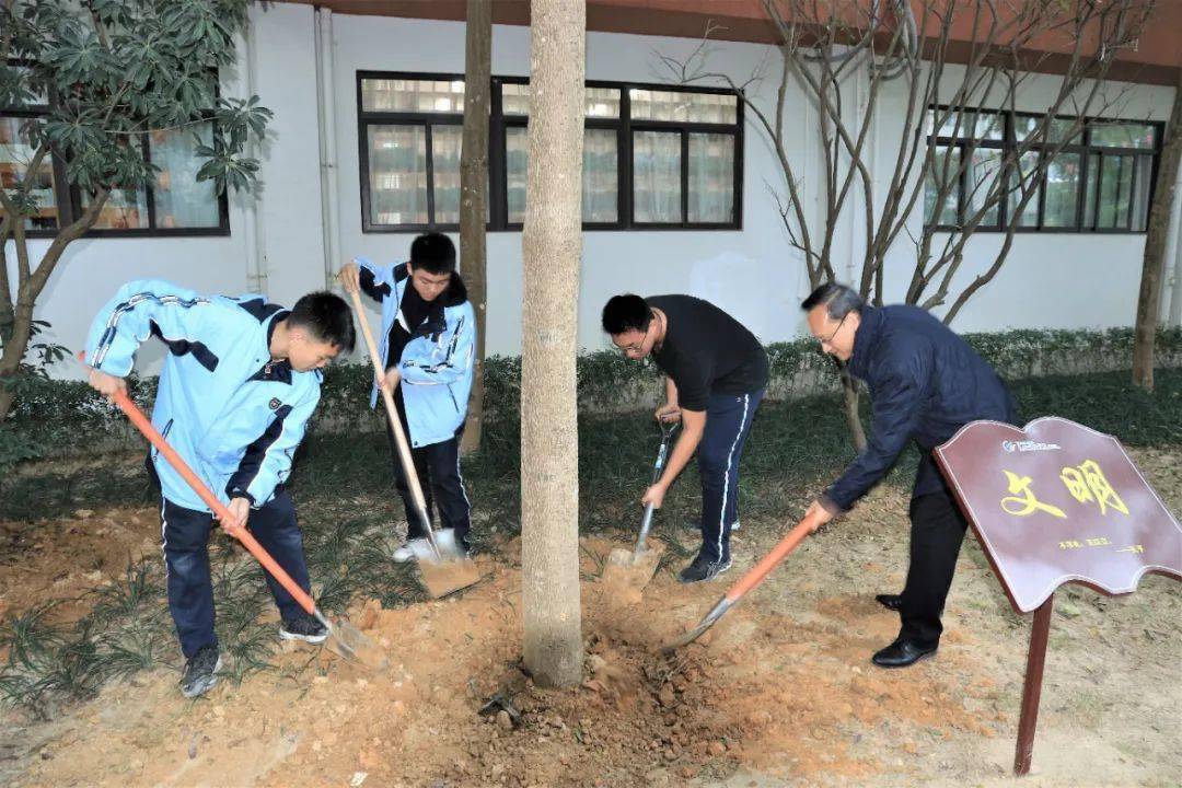 天桃实验学校翠竹校区认养校园植物实践活动启动仪式圆满结束