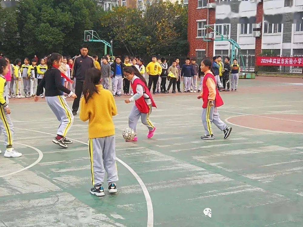 学校特色运动:“校长杯”校园足球联赛圆满举行:xingkong体育官网登录(图5)
学校特色运动:“校长杯”校园足球联赛圆满举行:xingkong体育官网登录(图5)