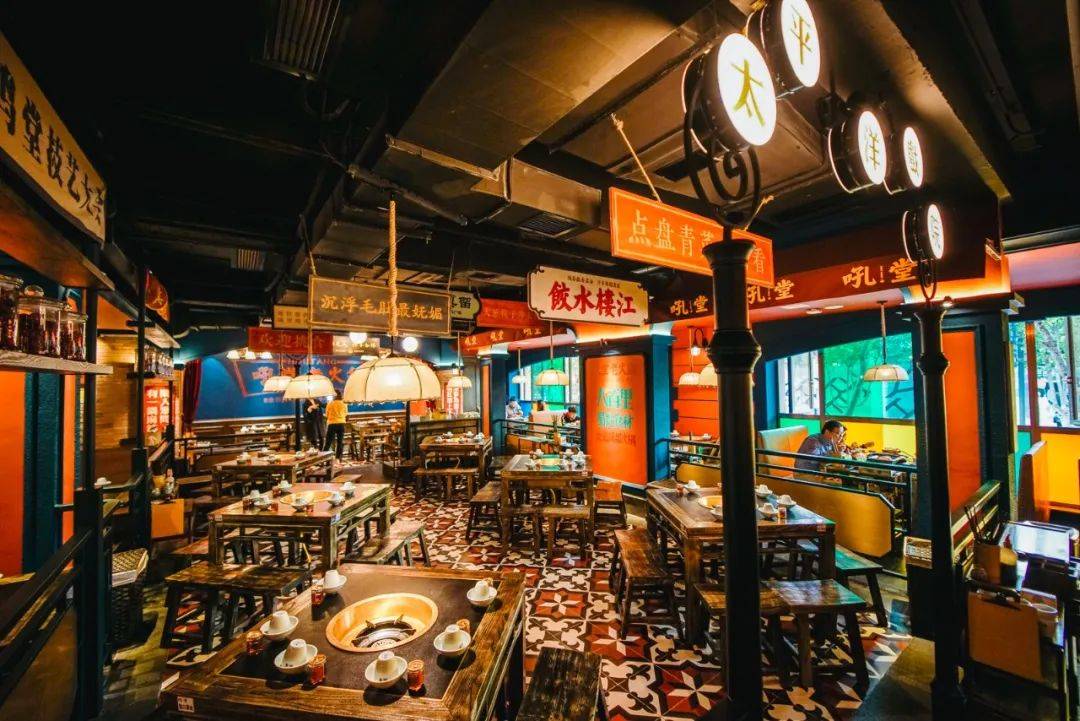 一年过去,吼堂老火锅离它心中的“文化造景”还远吗?_成都市