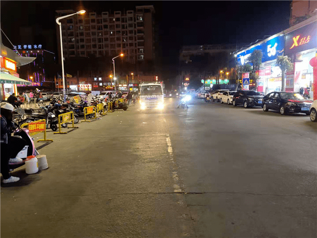 东区街道人口_中山东区街道分布图(2)