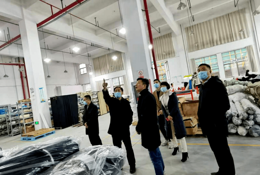 市人大副主任朱祥华带队赴斜桥镇检查劳动密集型企业安全工作