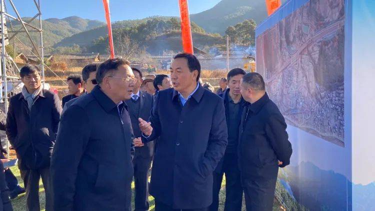 随后,丽江市人大常委会副主任,玉龙县委书记曹金明宣布项目开工,各