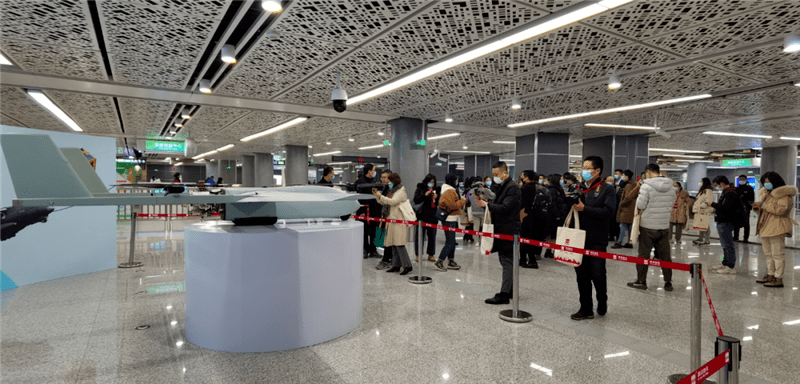 无人机|无人机“飞进”地铁！西北工业大学站：不出地铁口就能看场科技展