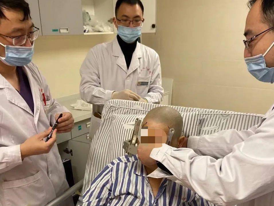 神经外科医生排名_神经外科女医生图片(3)