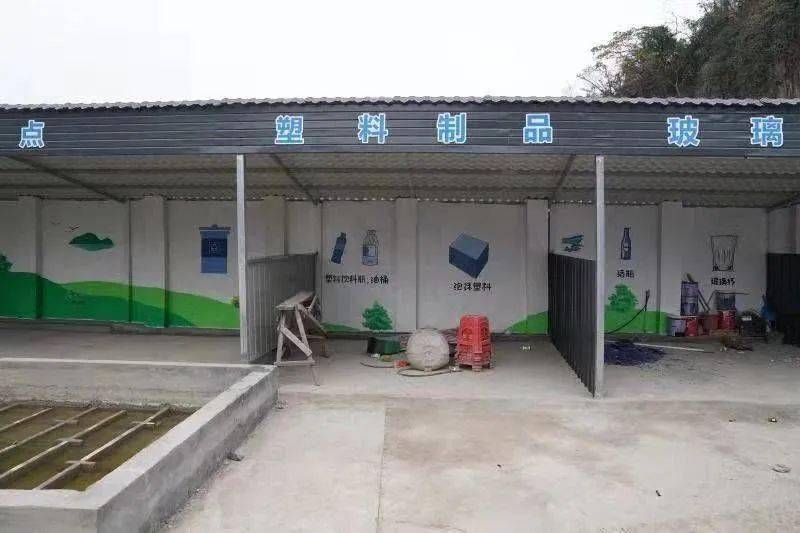 所有大件垃圾在运送到垃圾收集中心后,会按材料类别进行二次拆解成