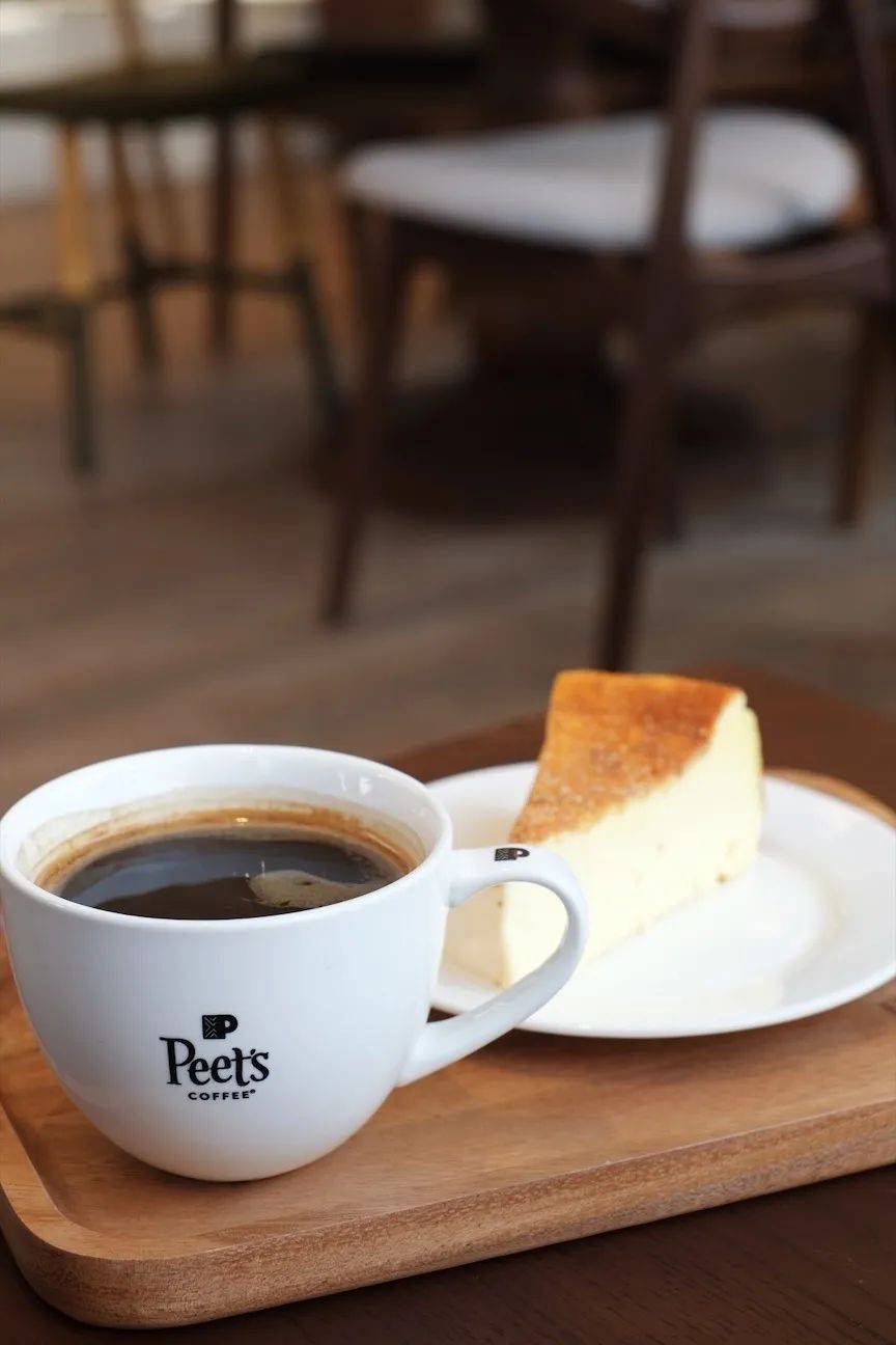peet"s coffee不仅有品种多样的咖啡豆和多元专业的呈现方式,还有各种