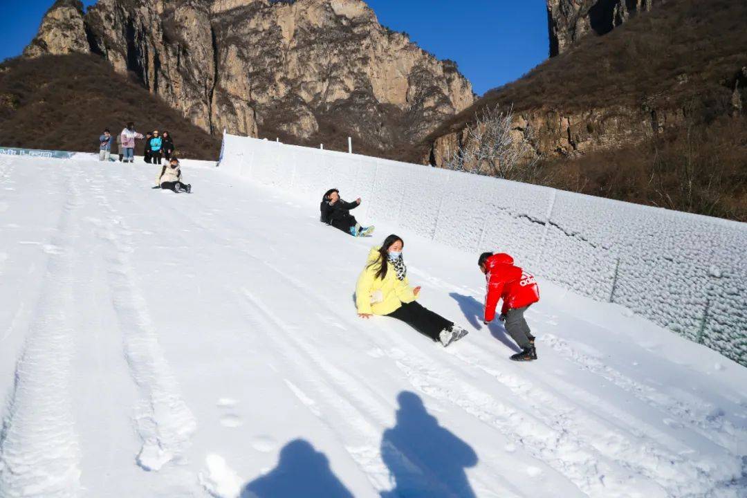 来云台山滑雪吧!