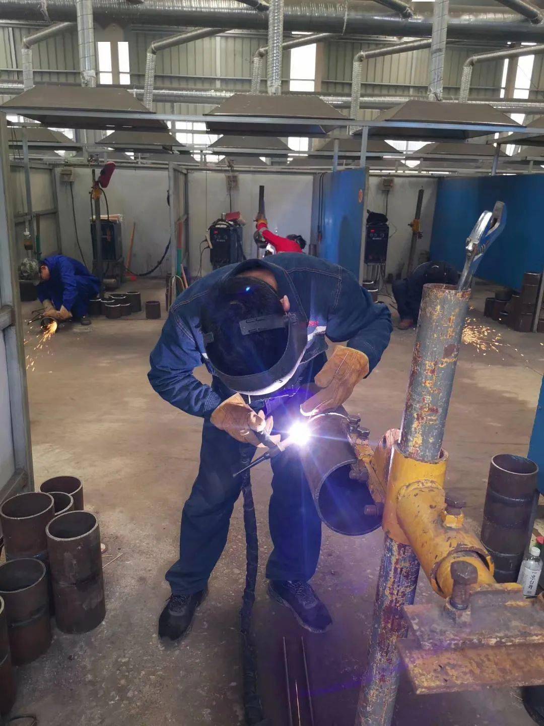 如何使用电焊机焊接技术 802ad0c6d30d43f8bd5f6d919602e580.jpeg