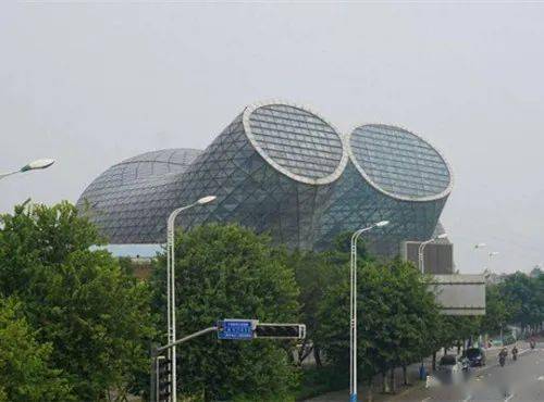 2020年中国十大丑陋建筑出炉,茂名有份