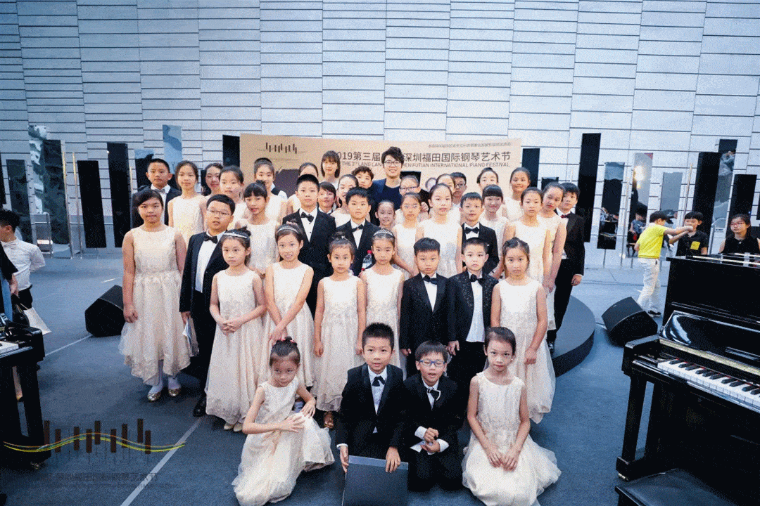 钢琴GDP_钢琴图片唯美(2)