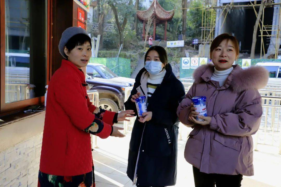 回龙观人口2021_2021新年快乐图片(3)