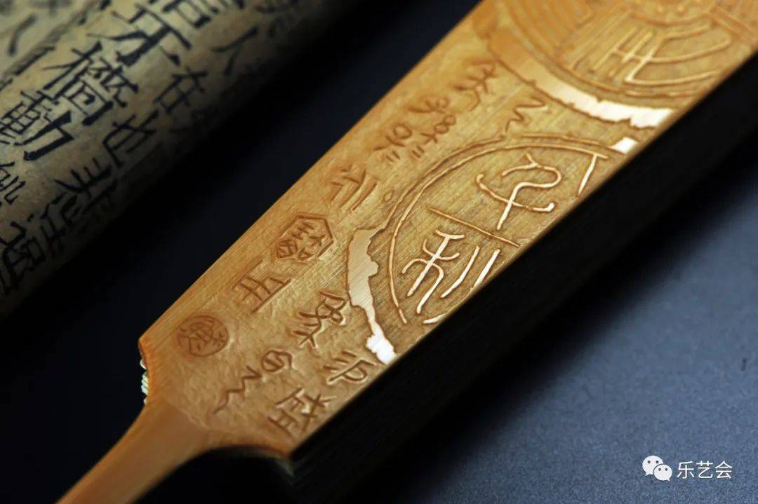 刀笔未辍意未穷:苏镇焕扇骨镌刻艺术浏览‘世界杯竞猜’(图6)
刀笔未辍意未穷:苏镇焕扇骨镌刻艺术浏览‘世界杯竞猜’(图6)