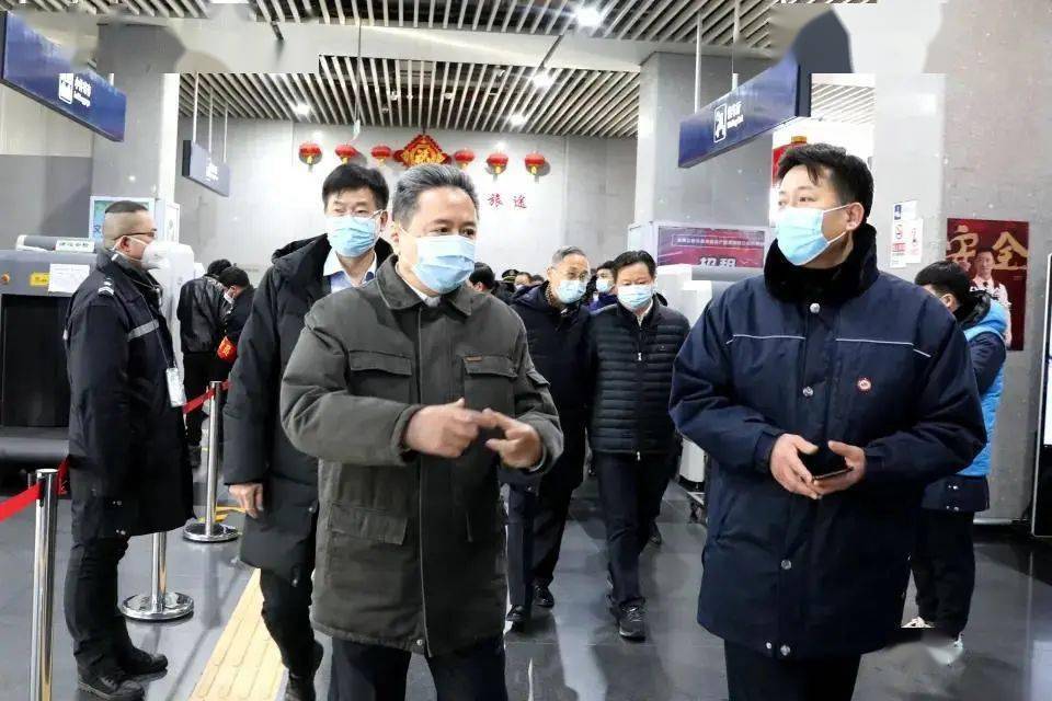 李小鹏,刘小明,杨斌等领导到北京公交亲切慰问疫情期