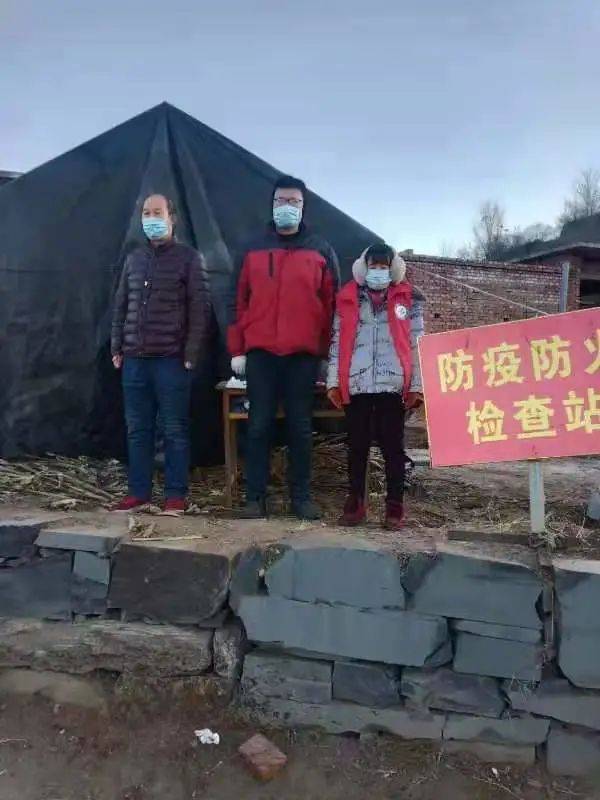 谭庄人口_哥谭企鹅人图片(2)