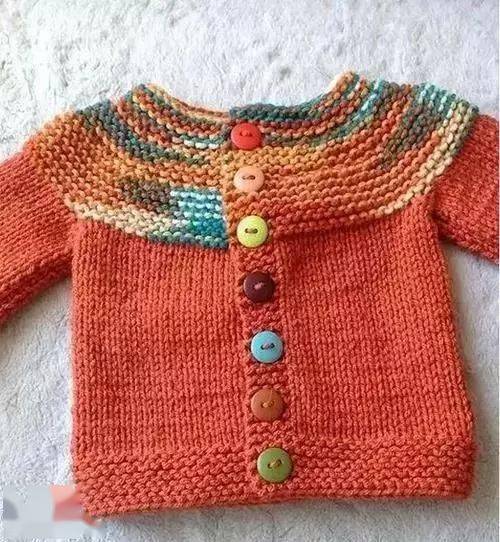 很漂亮的儿童开衫毛衣,新手也能轻松编织,值得学习