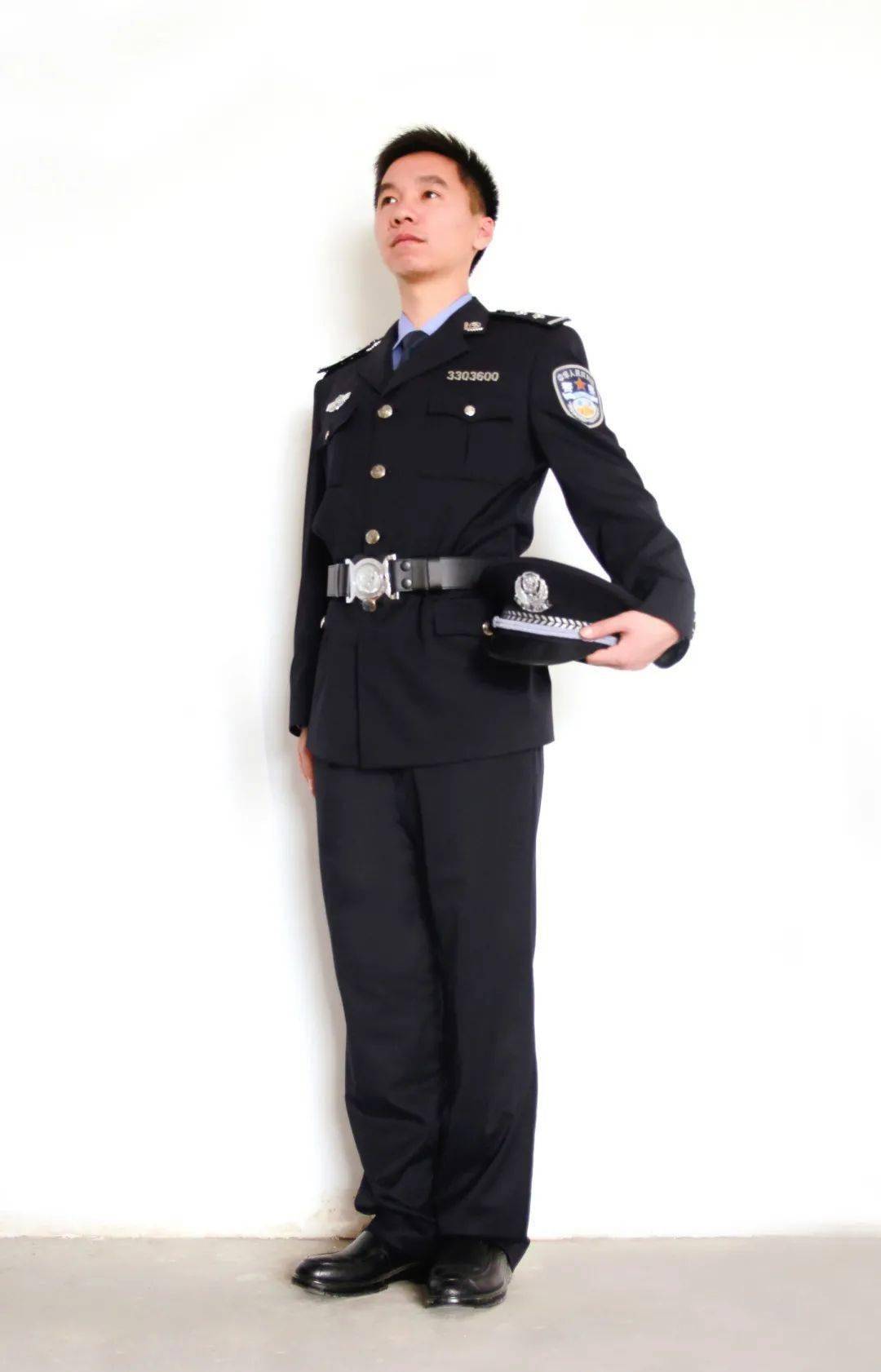 楼镇巍不同的制服,同样的守护从警18年,曾工作于余杭市公安局,杭州市