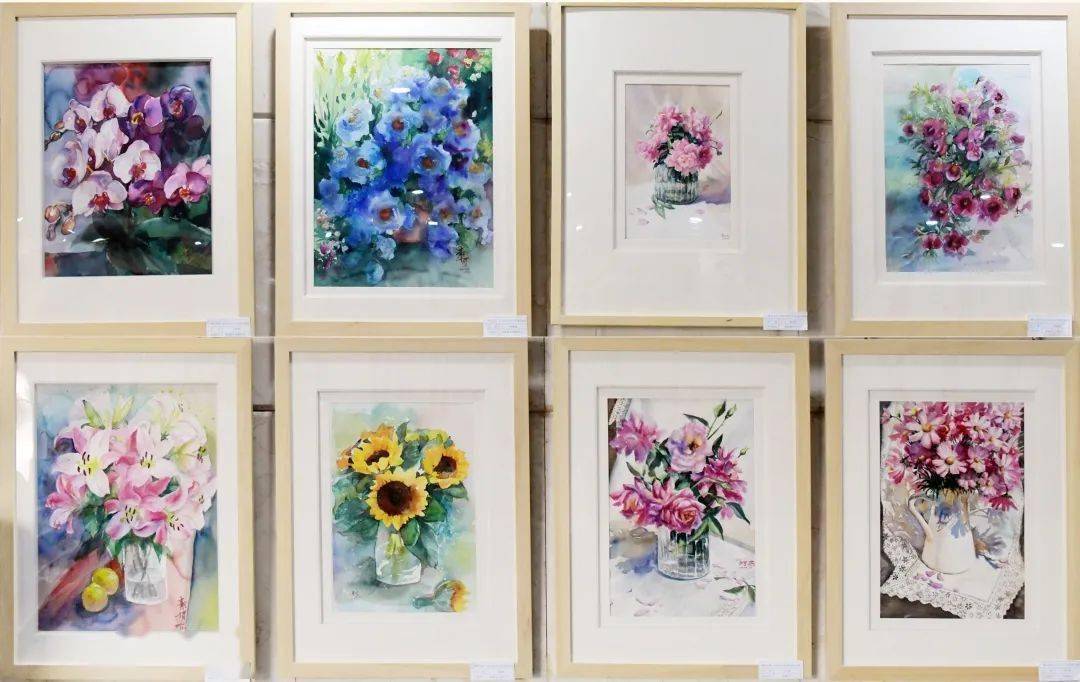 艺苑繁花似锦水彩花卉画展在我镇文化服务中心展出