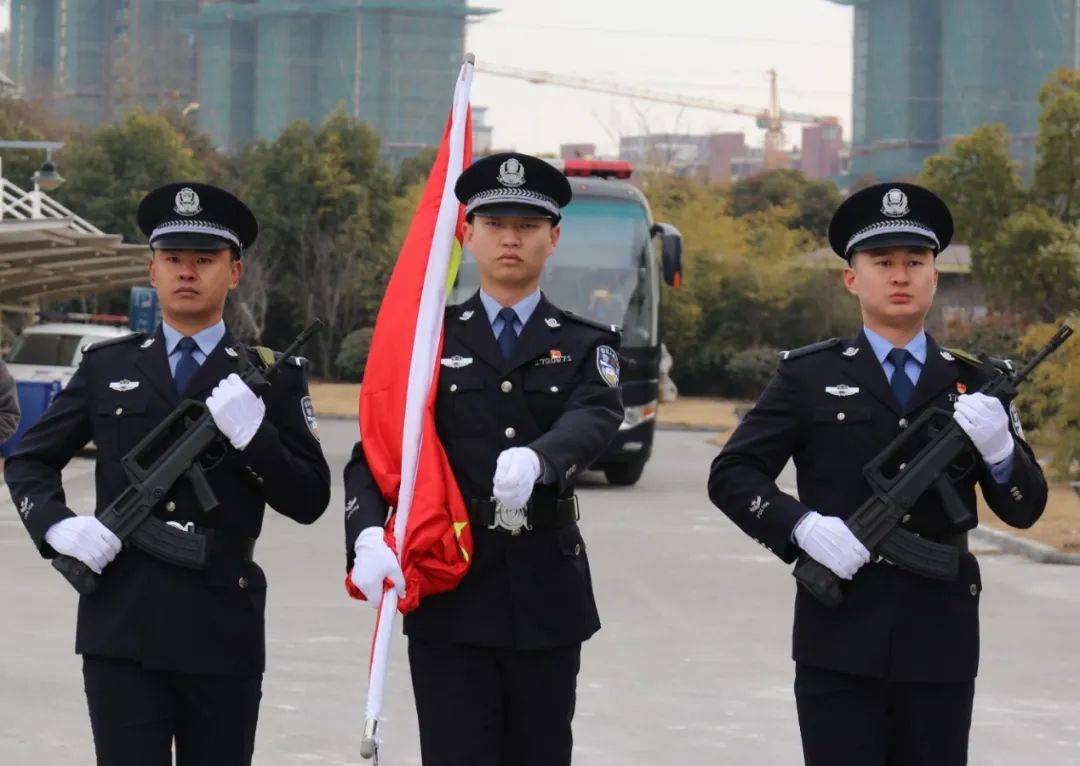 副县长,县公安局局长叶晓飞参加了庆祝活动.