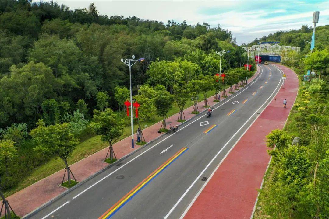 中国最美十大公路哪几条好看 4dbf169a504e431ea760d3f3c79dcfba.jpeg