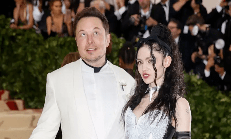 特斯拉(tesla)首席执行官马斯克(elon musk)现任女友,32岁加拿大歌手