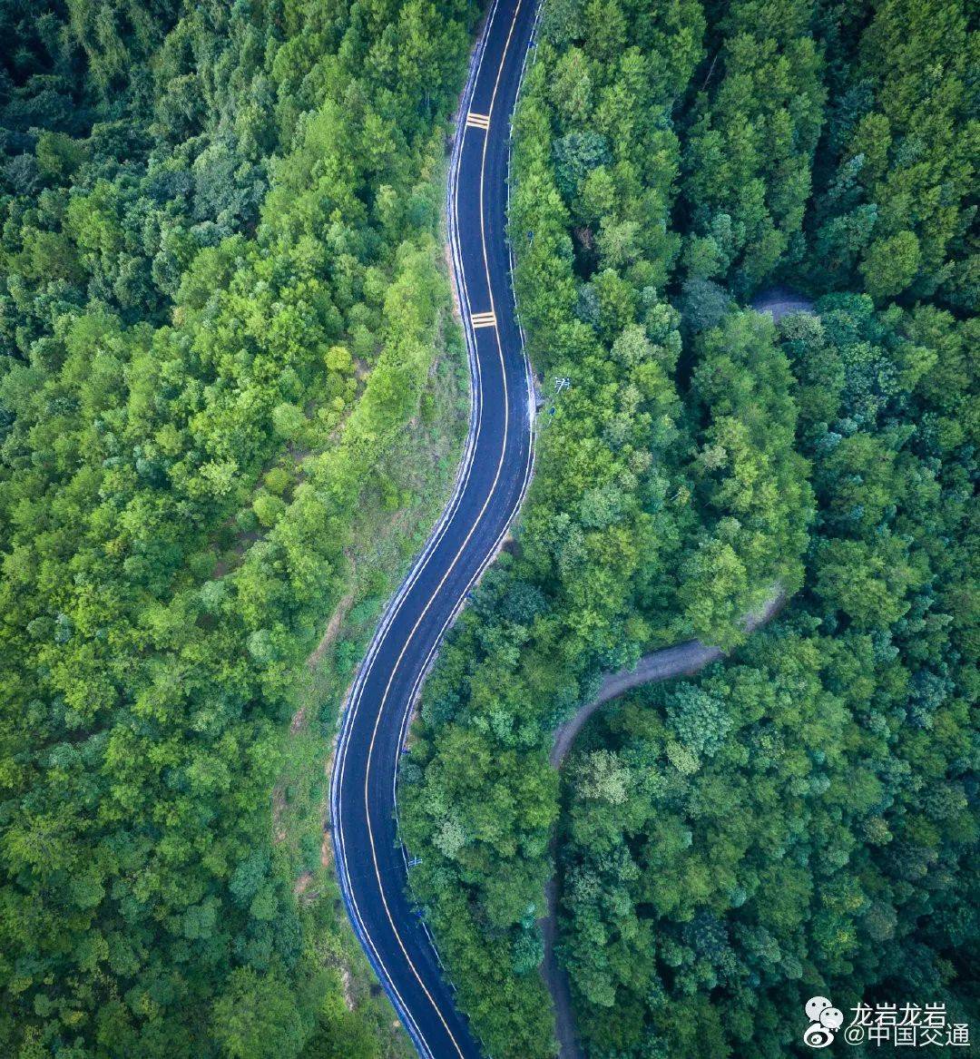 和"开心田园"东岗村等五个各具特色的森林旅游,乡村旅游景点串点成链