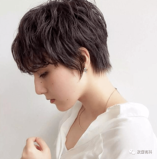 【开元棋牌网站appapp】
2021盛行“蓬松烫”短发(图16) 【开元棋牌网站appapp】
2021盛行“蓬松烫”短发(图16)