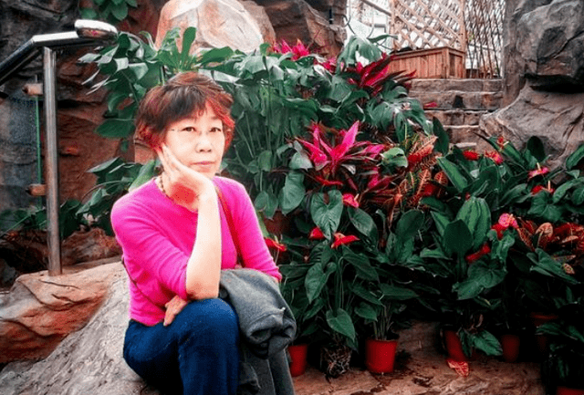 56岁女子深夜脑梗离世,医生叹息:一把年纪了,饭后这事还不注意