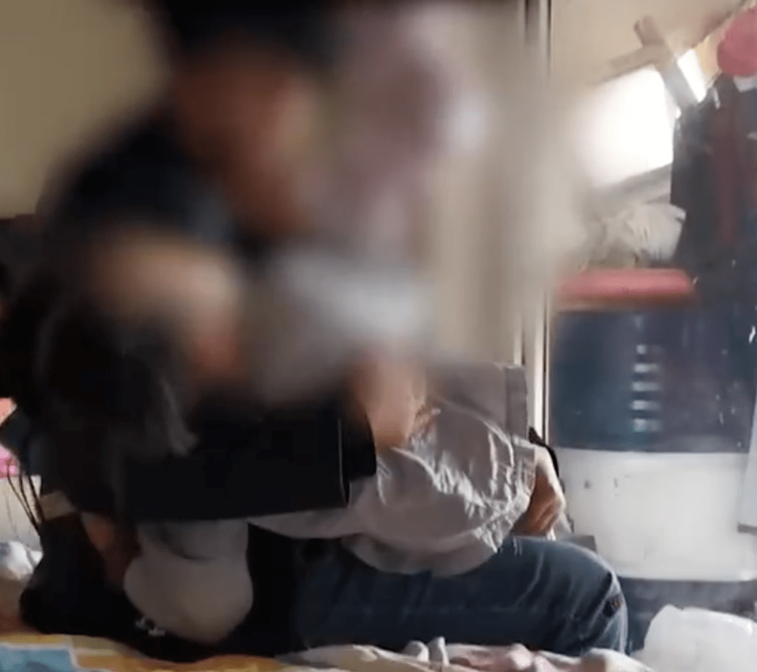 特朗普彭斯中国GDP_彭斯和特朗普图片(2)