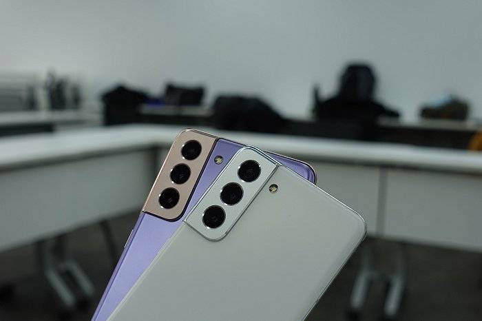 系列|三星Galaxy S21系列快速上手:最佳手感和安卓顶配机皇来了