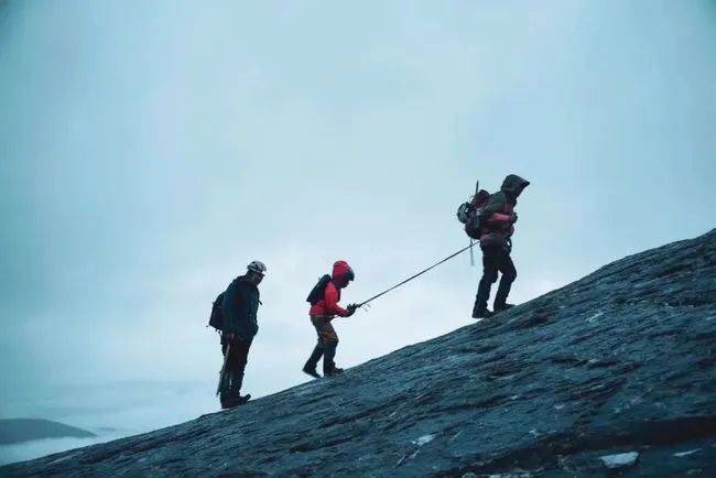 永远在路上纪录片 6c3b6acfaccc4cdba7515431ba8c553b.jpeg