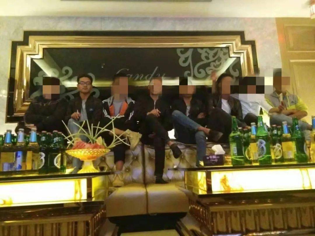 张先生说,1月11日晚10点半,他们哥俩和几个朋友一起去ktv喝酒,哥哥