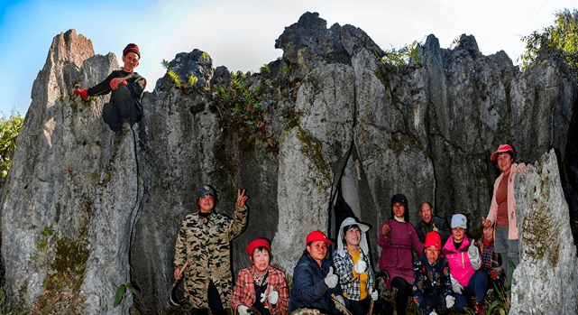 新宁万塘石林,独特的乡村旅游资源!60余名村民自发筑路清障谋发展