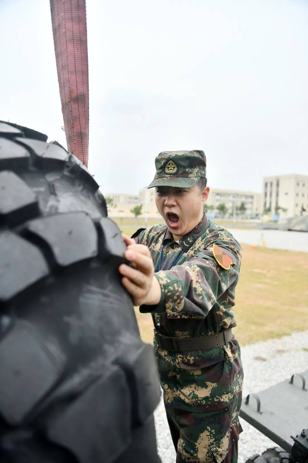 南部战区部队持续掀起练兵备战热潮!