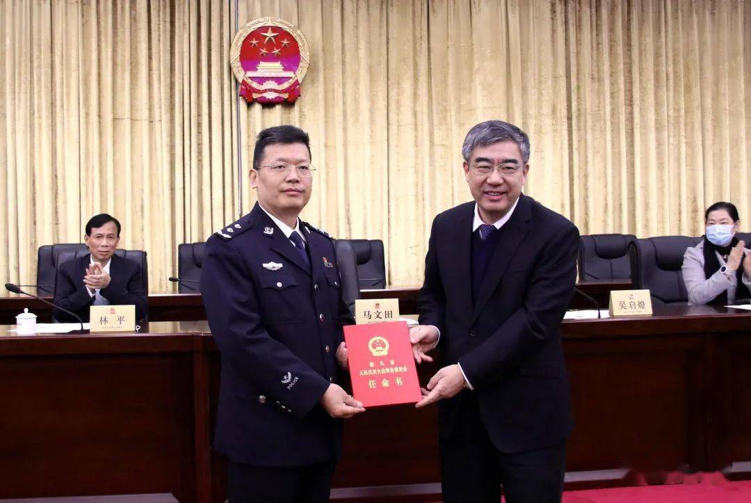 来自广东汕头的一篇报道说,新任汕头市副市长,公安局长申勇强已经