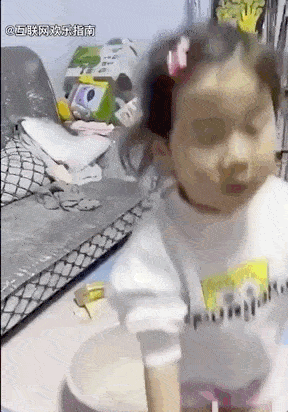 孩子静悄悄, 保准在作妖.