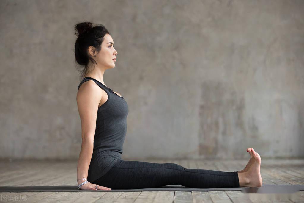 3个瑜伽方法提升手杖式效果坐着就能薄背瘦腰瘦腿美化体态