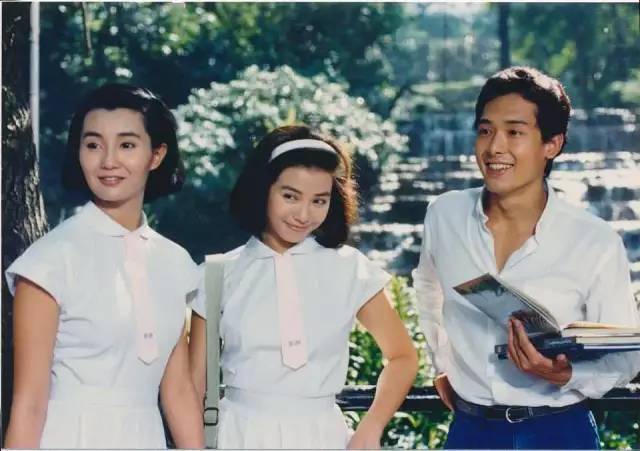 《流金岁月》大结局了,可我还是觉得30年前的她最美