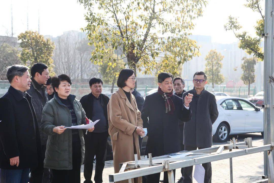 1月18日,松江区副区长顾洁燕赴永丰街道专题调研街道